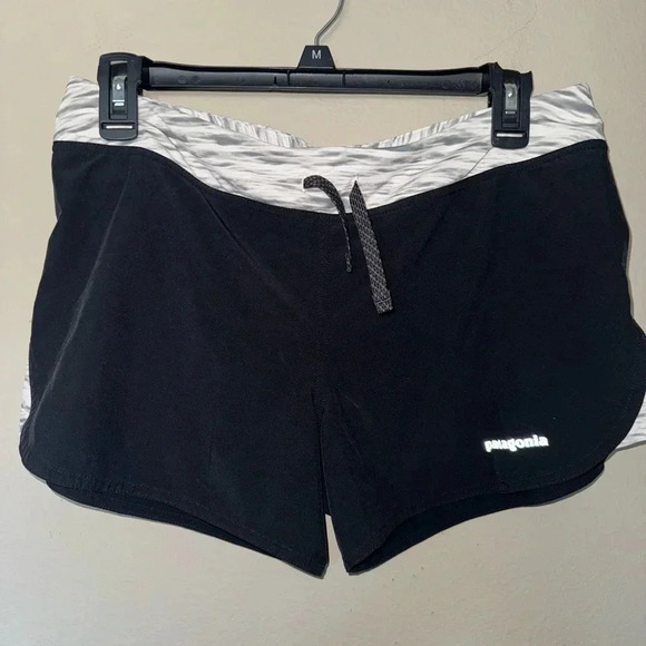 Patagonia Nine Trails Hiking Shorts 3" Inseam Back Zip Pocket Black Size Small - Picture 1 of 3